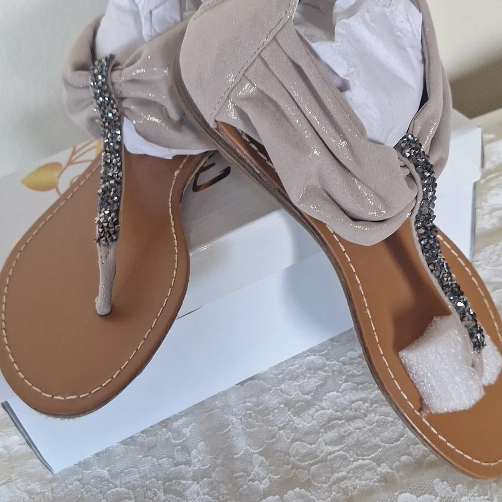 NIB Flourish Sandals Size 7 - Picture 5 of 11